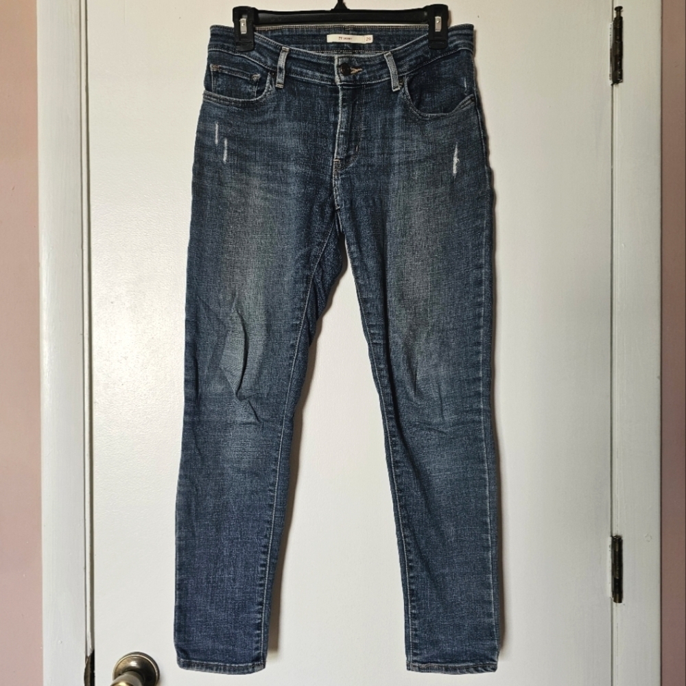 Levi's 711 classic skinny distressed soft stretchy flattering mid-rise jeans 29
